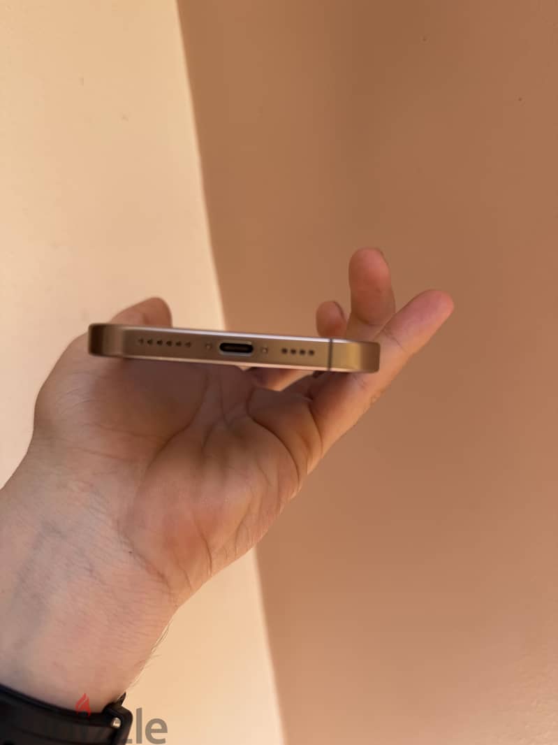 Apple - iPhone 16 Pro Max 8