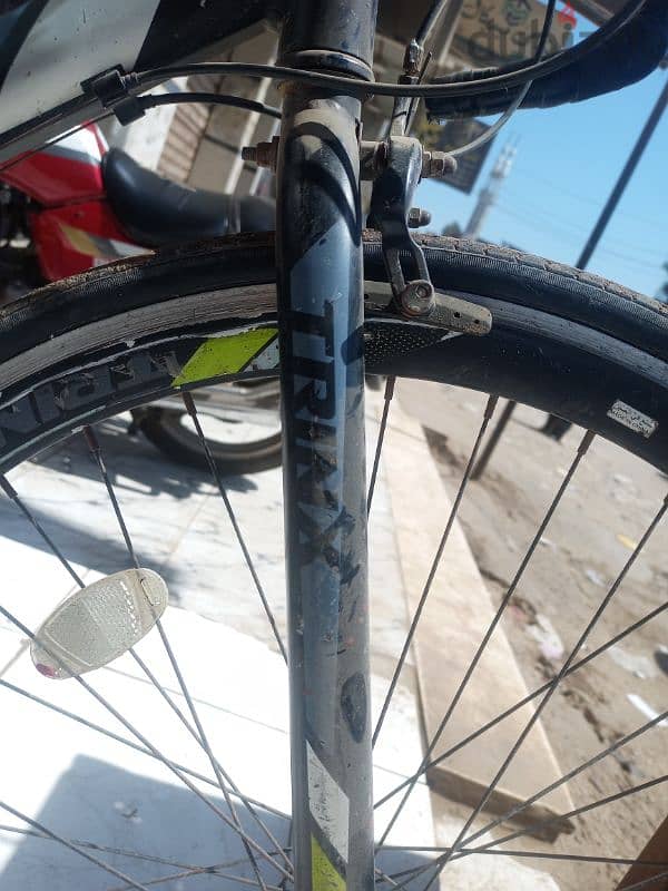 Trinx R330 9