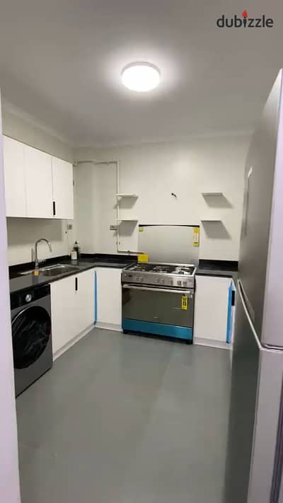 For rent, a brand new 183 square meter apartment on the first floor, super luxurious finishing, rental includes kitchen, in Al Rehab City next to Mall 2 and services.