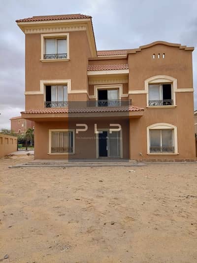 Twinhouse for sale, resale below market price, immediate handover, ready to move in in Les Rois compound Fifth Settlement, with an open view