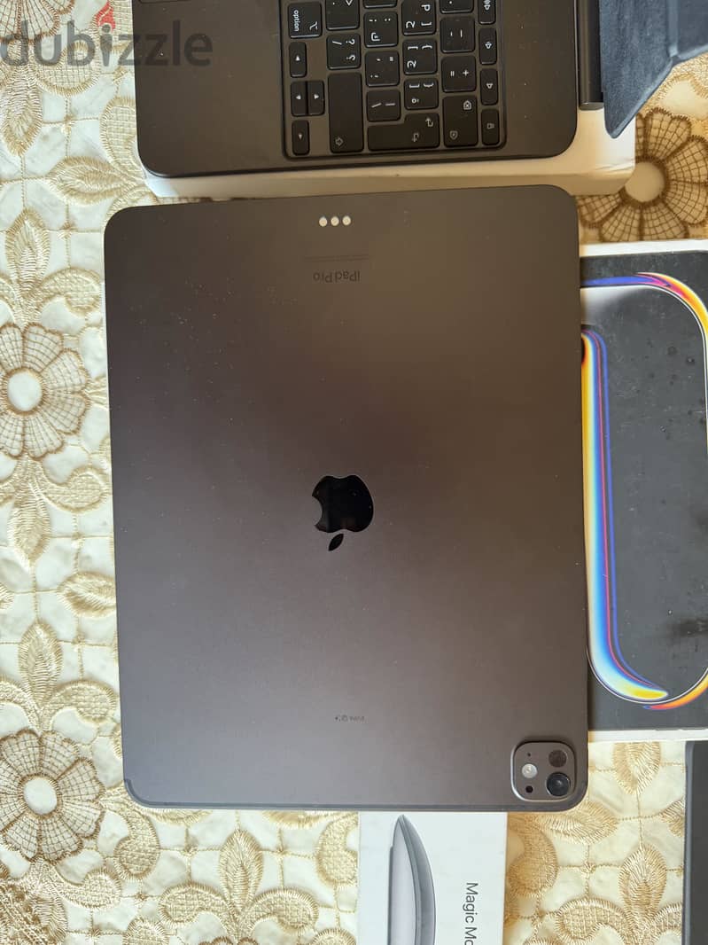 Ipad pro 13 512GB WITH ALL ACCESSORIES 2