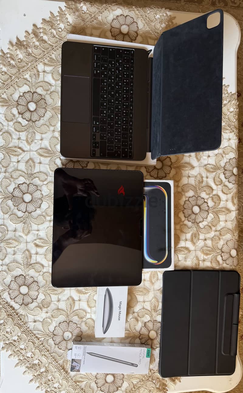 Ipad pro 13 512GB WITH ALL ACCESSORIES 4