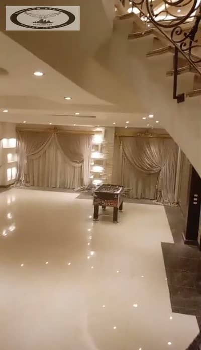 دوبلكس للإيجار بالمطبخ  التجمع الاول شرق الأكاديمية    East Academy   220 متر  تشطيب ألترا سوبر لوكس.