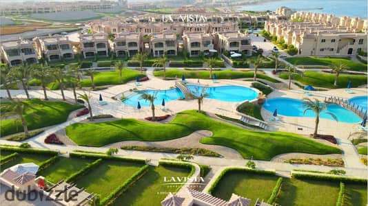 للبيع شاليه 115م VIB بمقدم 5 % بفيو مباشر علي ال POOL  و تقسيط علي 8 سنوات متشطب بالكامل في لافيستا جاردنز.