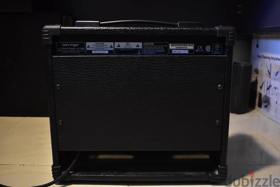Behringer Ultratone KT108 15-watt amplifier 1