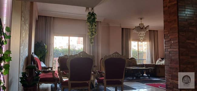 Duplex for sale in South Investors, 420 meters, ground and first floor, garden view, 3 bedrooms and 2 bathrooms, super deluxe finishing, all utilities