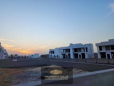 Receive immediately a townhouse villa on Dahshur Road in Lake West with a complete landscape view