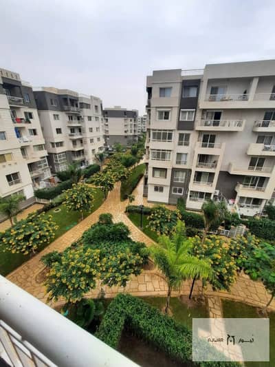 Apartment for cash sale in Madinaty: ground floor with a garden (67 m² interior + 35 m² garden) in Zone B12, featuring a bedroom.