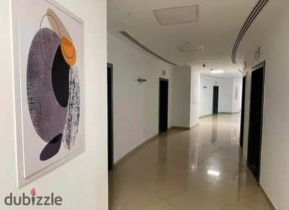 شقة 3 غرف + ناني روم prime location بالتقسيط او بخصم مميز للبيع في التجمع السادس في هايد بارك و زد ايست و AUC التجمع الخامس وديستركيت 5