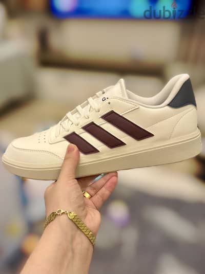 Adidas COURTBLOCK for men نص سعره في الاستور
