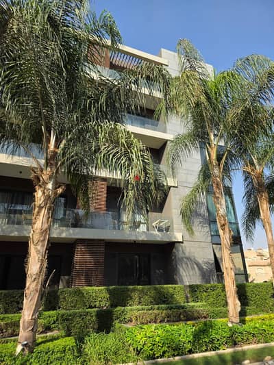 Lowest-priced resale apartment—ready for immediate delivery—spanning 128 sqm at La Vista El Patio Oro. Located in the heart of New Cairo (Tagamoa), ne