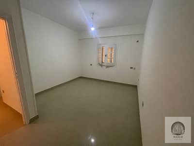 شقة للبيع في النرجس عمارات دور ارضي مرتفع 140 متر 3 غرف و2 حمام تشطيب سوبر لوكس