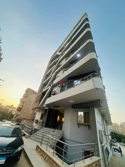 دوبلكس 3 غرف في الهضبة الوسطي الحي الثامن لقطة للبيع مساحة 207 متر خلف بنزينة الوطنية علي الدائري