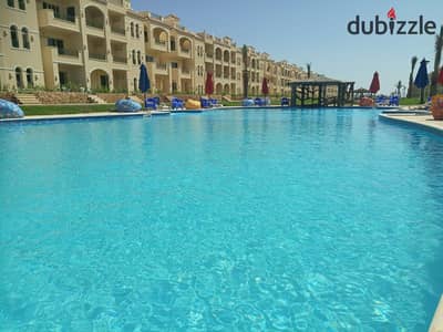 فرصة شاليه متشطب بالفرش بView بانورامي بحر وPool للبيع بالتقسيط في ارقى Resort في العين السخنة