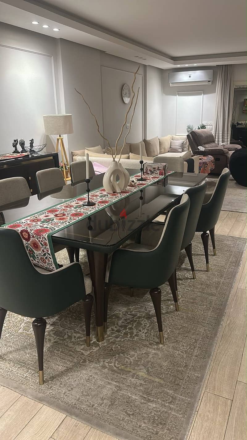 Dinning room 4