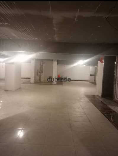محل تجاري للبيع 500 متر على شارع رئيسي في المهندسين عماره جديده ويمكن التقسيم