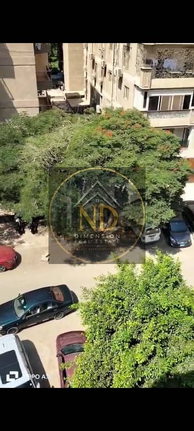 A fantastic opportunity to rent an apartment in one of Nasr City's most prestigious areas—behind Genena Mall. It is located on the fourth and top floo