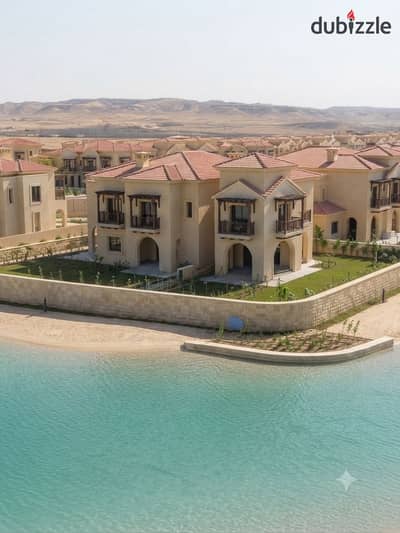 فيلا تاون هاوس 5 غرف كورنر علي lake للبيع في المستقبل سيتي علي طريق السويس بومحور الامل بجوار مدينتي في ذا بترفلاي بجوار من سوديك و تالدا وسيتزين