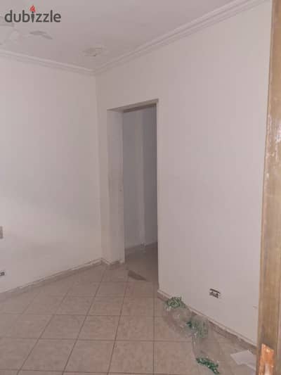 شقه قانون جديد في السيده زينب مساكن زينهم قريبه من مترو السيده ب ١٠ دقايق  وقريبه من جميع الخدمات والموصلات وميدان السيده بجوار مستشفي المقطم