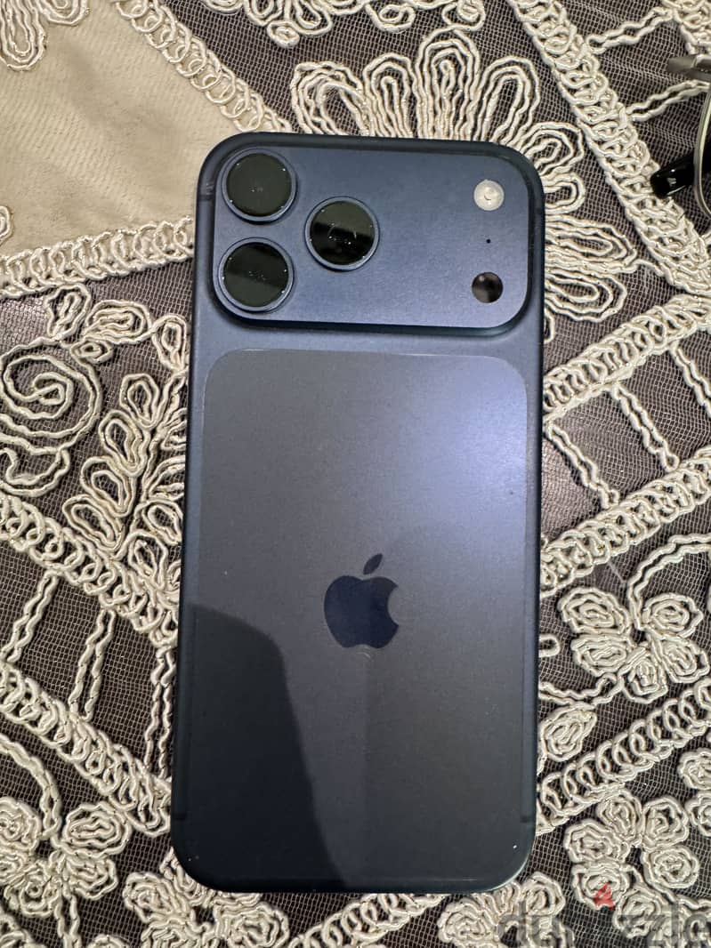 Apple - iPhone 17 Pro Max 2