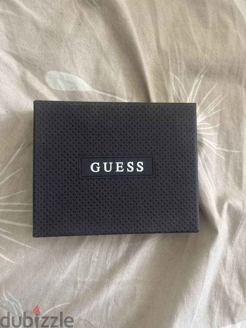Guess wallet 1