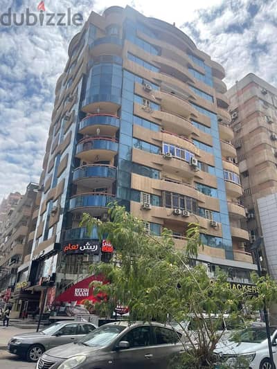 للبيع دوبلكس في شارع محمد حسنين هيكل  امام بنك مصر عباس العقد