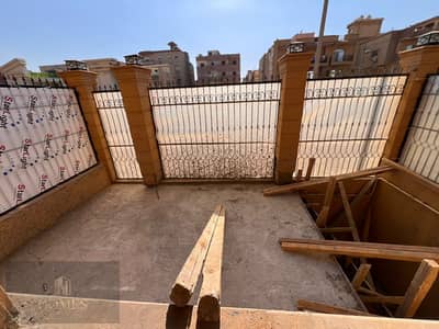 دوبلكس للبيع في جنوب الأكاديمية – منطقة ب