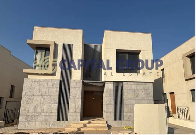 فيلا مستقله مع موقع متميز جدا للبيع في بادية بالم هيلز
