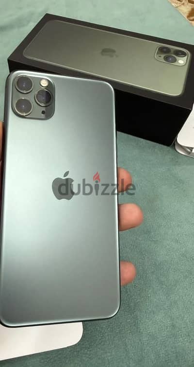 آبل - آيفون 11 برو ماكس ٢٥٦ جيجا  معاه علبه زيرو ضريبه