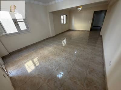 شقه بالنرجس عمارات  أمام مجمع أوزون الطبي و بالقرب من محور جمال عبد الناصر و مسجد فاطمة الشربتلى