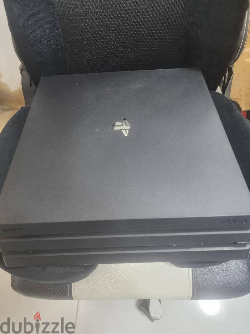 ps4 pro like new 1