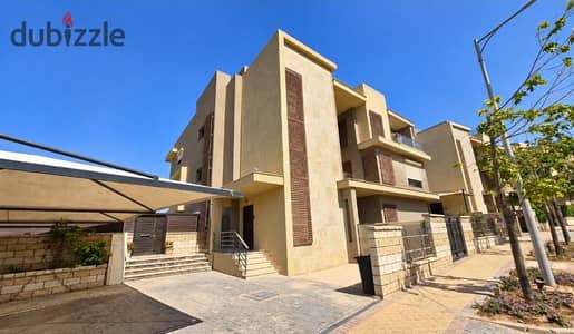 بنتهاوس فاخر للإيجار في بيراميدز هايتس 310م + روف مفتوح 360° | 4 غرف | أسانسير وجراج خاص | مفروش بالتكييفات والأجهزة | 80 ألف جنيه