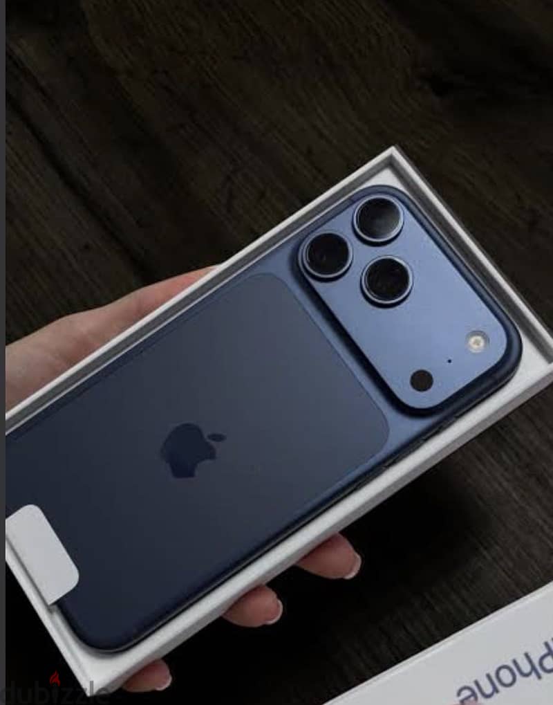 Apple - iPhone 17 Pro Max 1