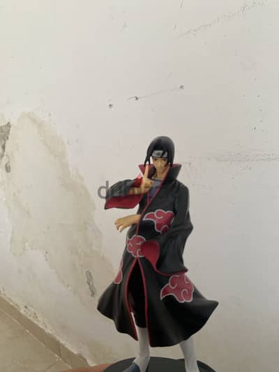 Itachi statue