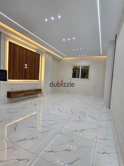 For sale, a distinctive apartment of 95 meters, excellent loading, in a very distinctive location on Al-Awadee Street, near the main mosque.