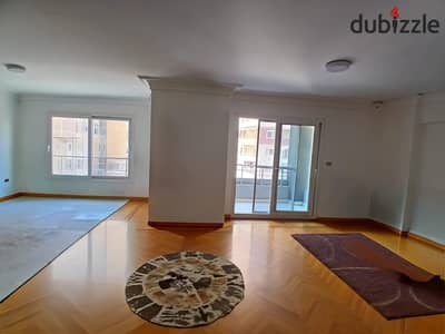 Office headquarters 180m Sidi Gaber steps from the sea for companies only