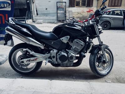 Honda hornet 900