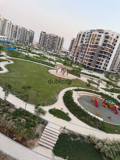 شقة للايجار في Zed west بالمطبخ و5 تكيفات