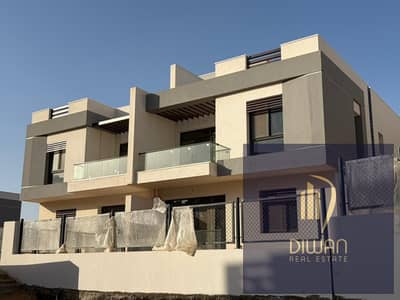 Villa for sale with a 5% down payment and installments up to 10 years, located in the heart of the Investors Area in the New Capital (R7) | Bleu Vert