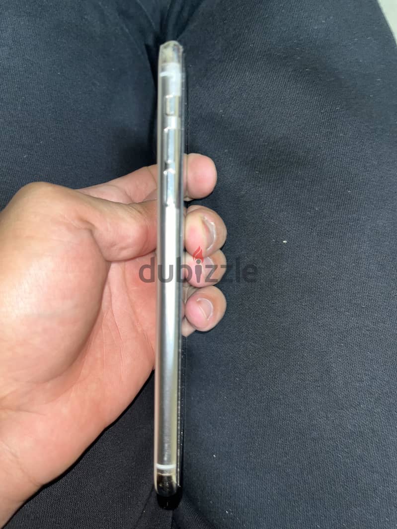 Apple - iPhone 11 Pro Max 2