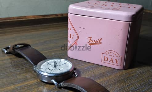 ساعة فوسيل chronograph fossil اصلية حالتها ممتازة ، السعر قابل للفصال