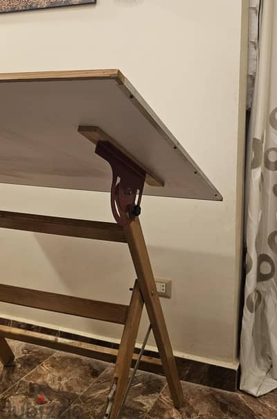 ترابيزة رسم هندسي