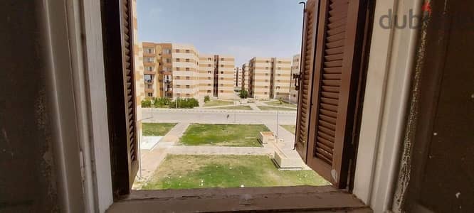 شقه للبيع بحي المجد ٩٠م دور مميز