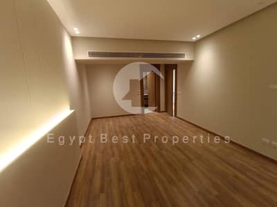 استلام فوري شقه 3 غرف بمساحه واسعه بتشطيب راقي و فاخر و بتقسيط طويل بموقع مميز على لاند سكيب في فيليدج ويست - الشيخ زايد
