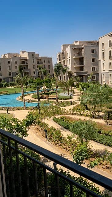 شقة مميزة للبيع بمساحة واسعة 224 متر بإطلالة مفتوحة على اللاند سكيب وحمام السباحة داخل | كمبوند October Plaza – SODIC
