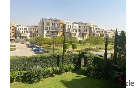 دوبلكس بجاردن للبيع في إيست تاون  موقع متميز