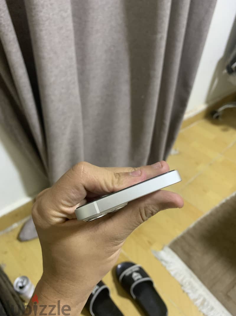 آبل - آيفون 13 4