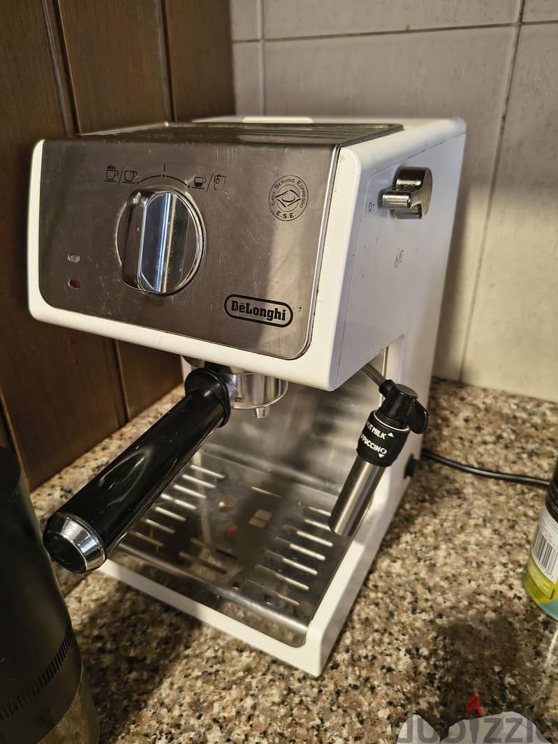 Delonghi coffee machine 1