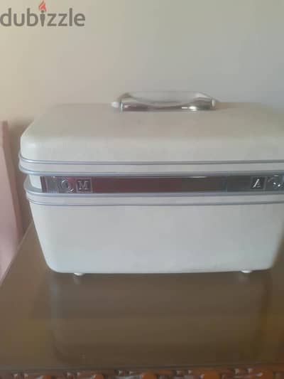 الشنطة الأشهر عالمياً Samsonite Original  تصميم  الستينات والسبعينات
