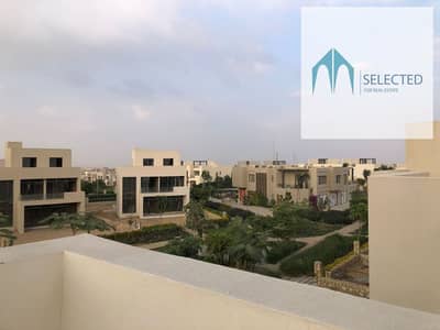 للايجار تاون هاوس كورنر تشطيب كامل مع غرفه مربيه اويست اوراسكم موقع متميز